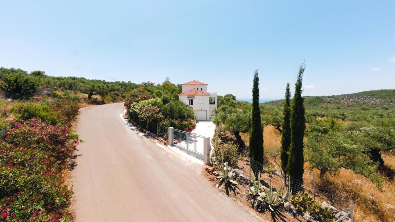 Appartement In Olive Groove House Peloponnesos Western Mani Kalianeika Kültér fotó